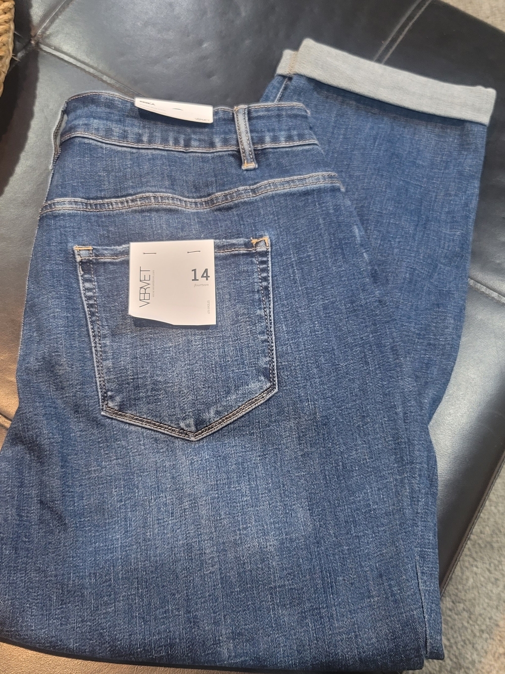Bnwt VERVET Straight Leg Women's Jeans in Medium Blue Mom Jean Cuff Or Uncuff